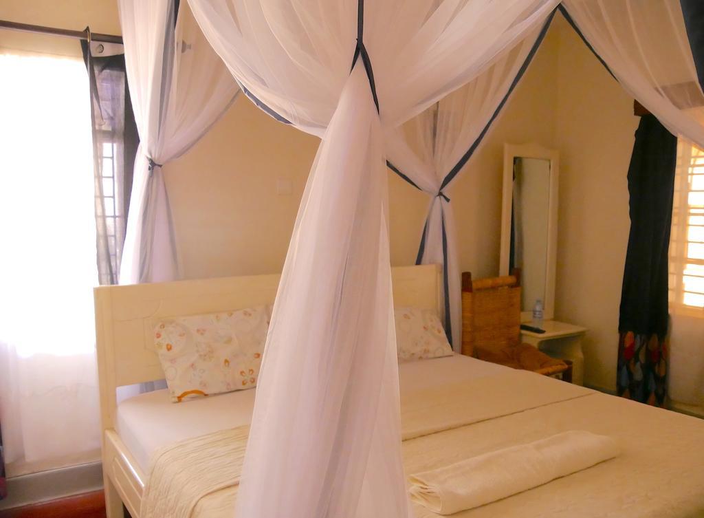 Hotel Acacia City คัมพาลา ภายนอก รูปภาพ